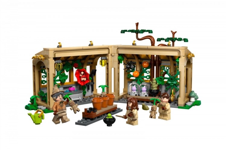 LEGO Klocki Harry Potter 76445 Zamek Hogwart: zajęcia z zielarstwa