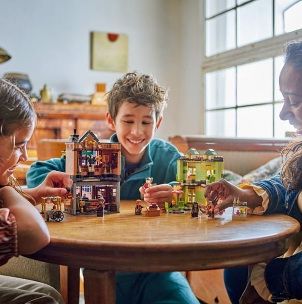 LEGO Klocki Harry Potter 76452 Markowy sprzęt do quidditcha i lodziarnia